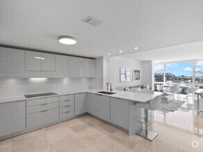 Building Photo - 6801 Collins Ave