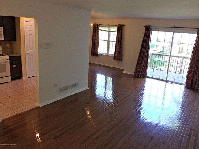 Building Photo - 10 Rozalyn Ln