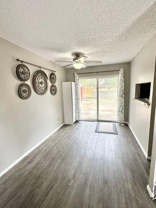 Foto del edificio - Move In Ready Home on Whitewood