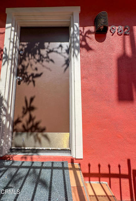 Foto del edificio - 982 N Hoover St