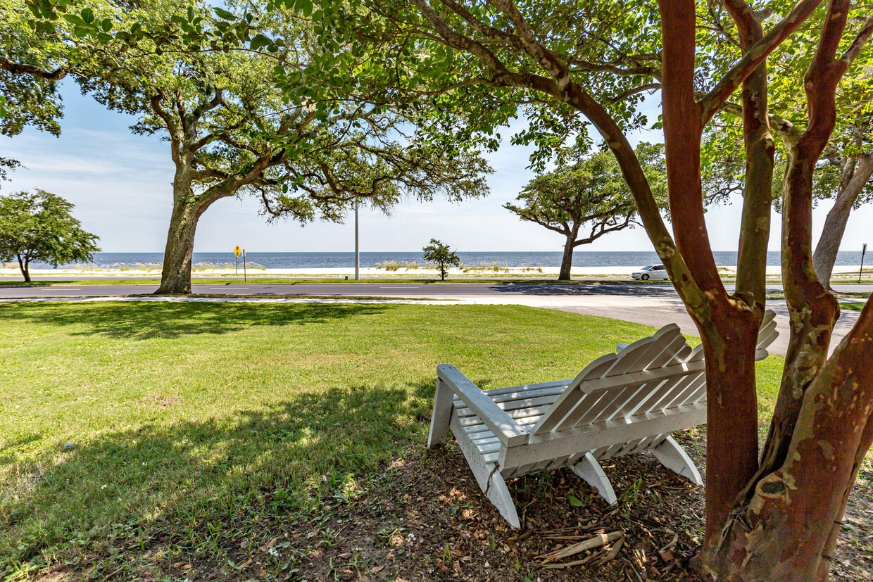 Photo - 1282 Beach Blvd (Biloxi, MS)