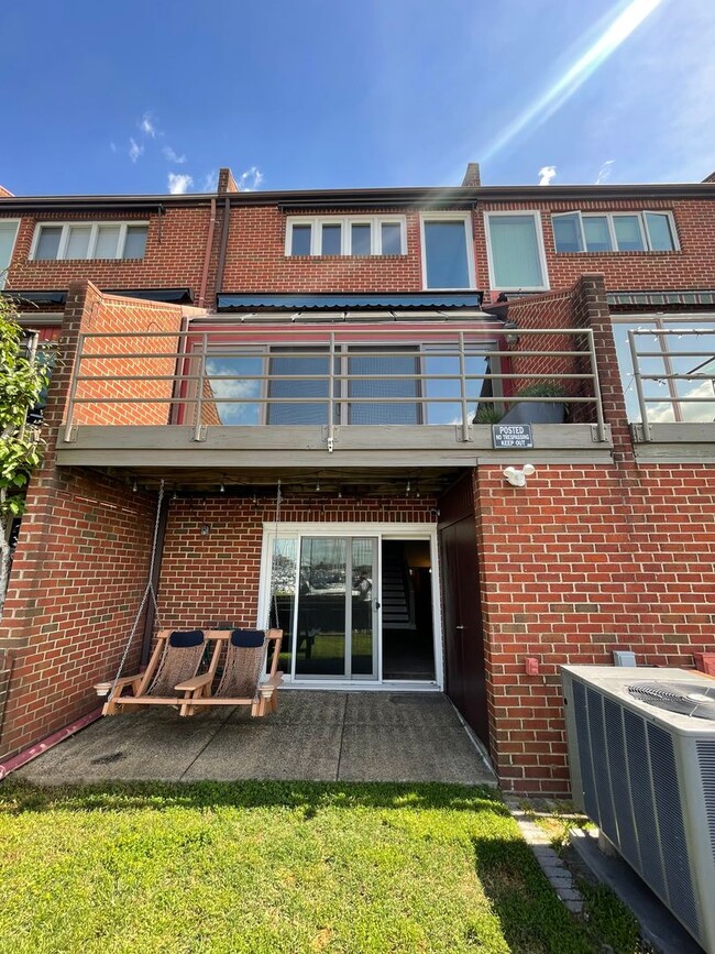 Foto del edificio - Stunning Canton Waterfront 2bd/2.5ba w/ CA...