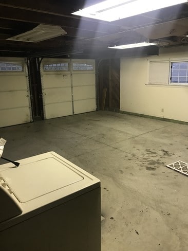 Building Photo - 124 Riverview Dr