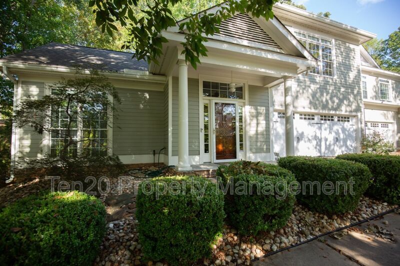 Foto principal - 4701-12 Turnberry Ln