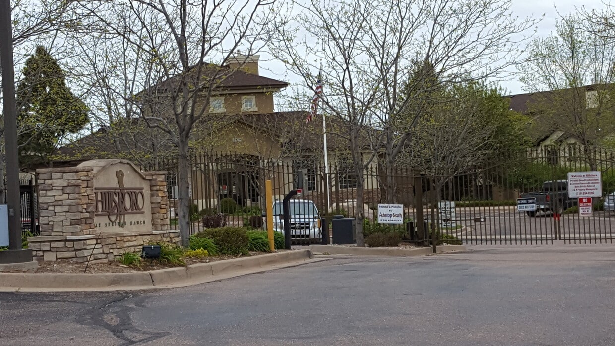 Ground level 3 bedroom, 2 bath, condo in Springs Ranch GATED community - Ground level 3 bedroom, 2 bath, condo in Springs Ranch GATED community