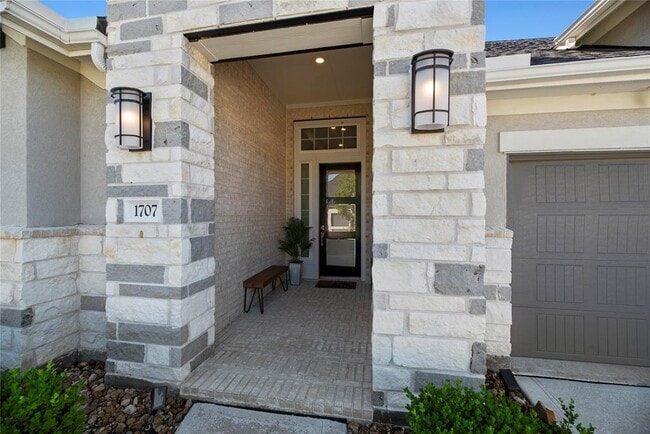 Building Photo - 1707 Brea Rdg Trl