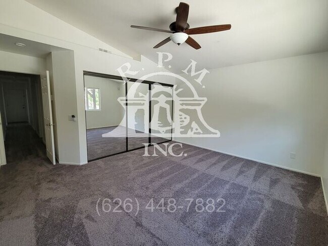 Building Photo - Modern Spacious 4-Bedroom Home with Pool i...