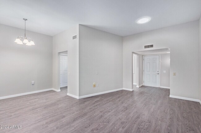 Building Photo - 16609 N Desert Holly Dr