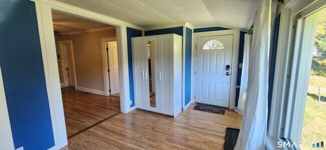 Foto del edificio - 1555 Byam Rd