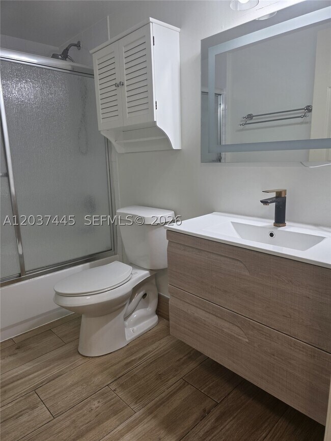 Foto del edificio - 15711 SW 137th Ave