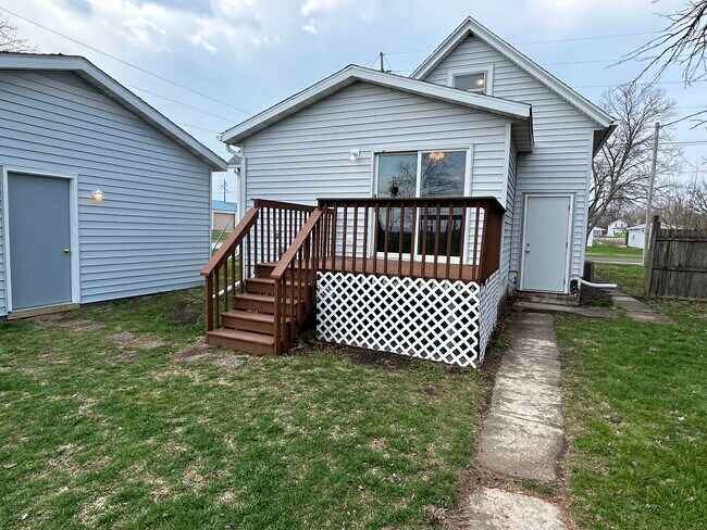 Foto del edificio - 211 W 2nd St