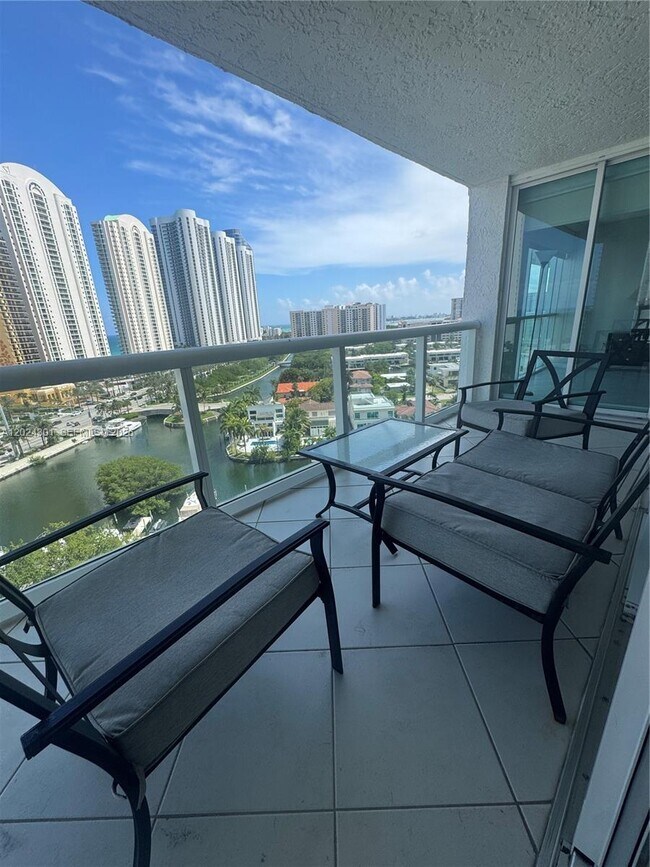 Foto del edificio - 16400 Collins Ave