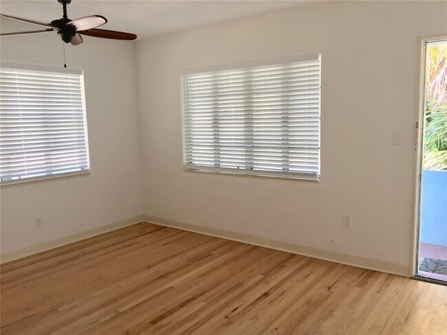 Building Photo - 1800 Pass a Grille Way