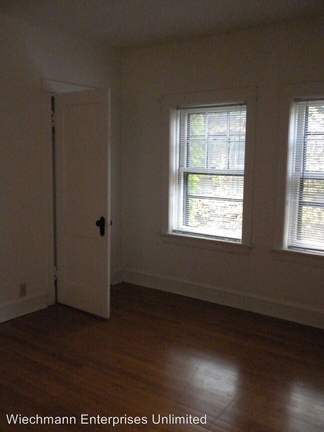 Building Photo - 2577 N Stowell Ave