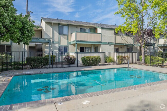 Pool - 725 Auburn Pl