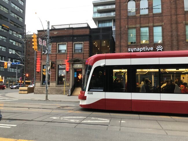 Building Photo - 624 King St W