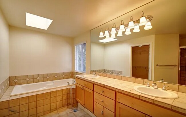 Foto del edificio - 10260 NE 30th Pl