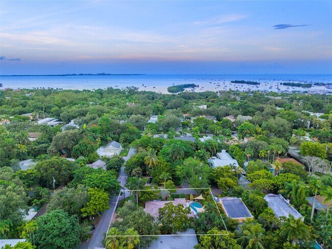 Building Photo - 3080 Calusa St