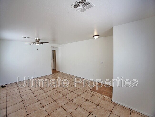 Foto del edificio - 22801 W Yavapai St