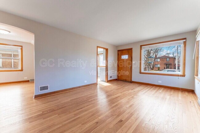 Foto del edificio - 301 Bohland Ave