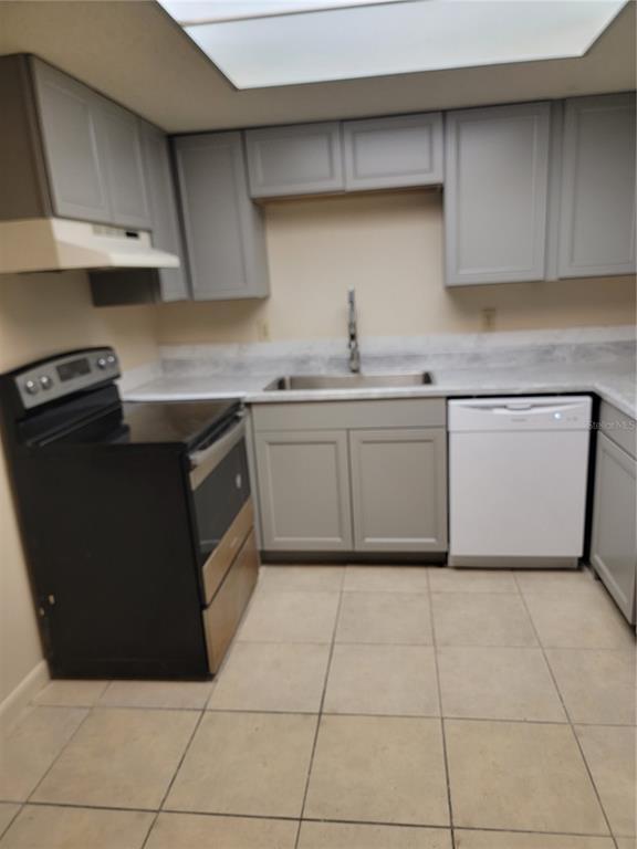 Building Photo - 549 Fairways Dr