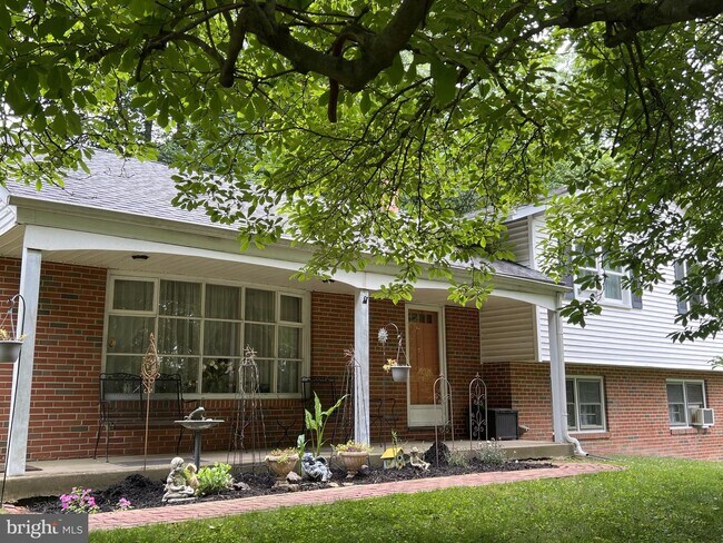 Building Photo - 706 Timber Lake Dr