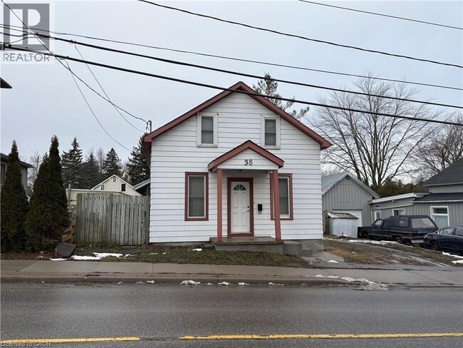 Building Photo - 38 Woolwich St S