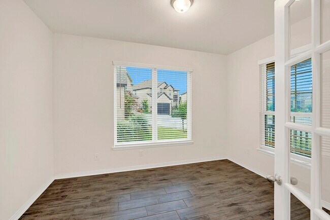 Foto del edificio - 13222 Blue Flame Dr