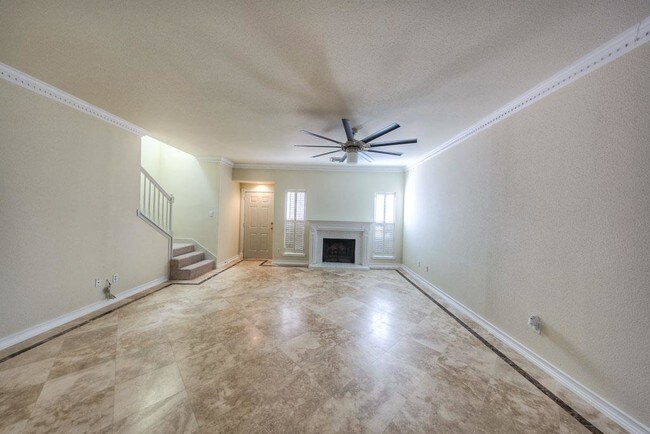 Building Photo - 3330 Las Palmas St