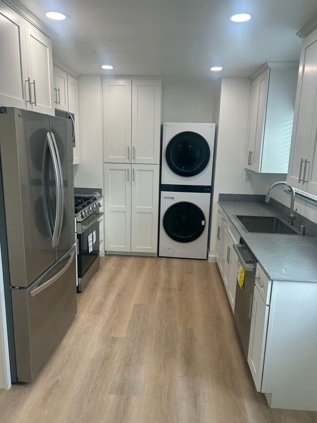 Building Photo - 4730 W 169th St