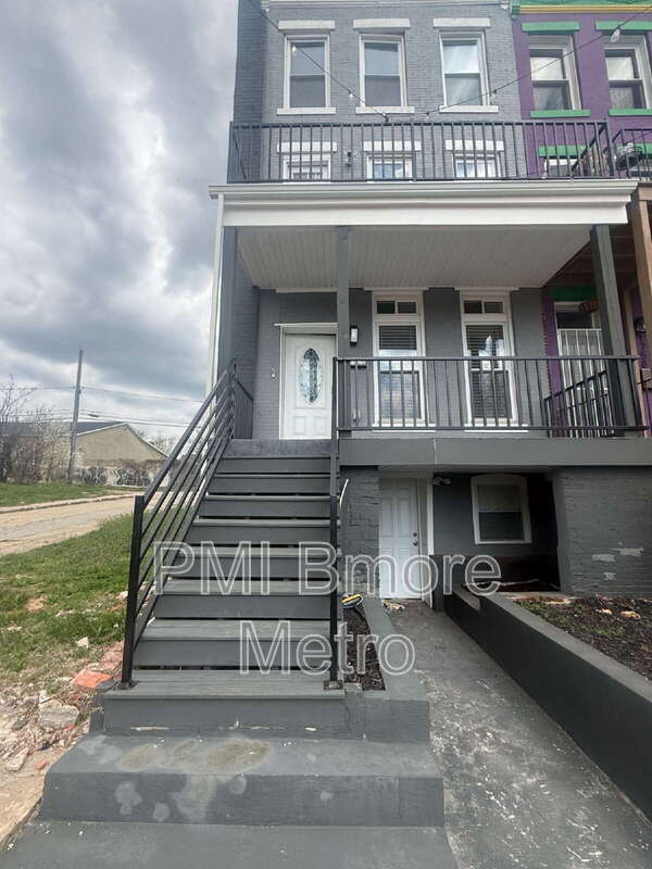 Building Photo - 1756 E North Ave