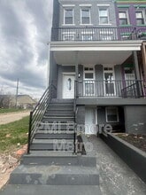 Building Photo - 1756 E North Ave