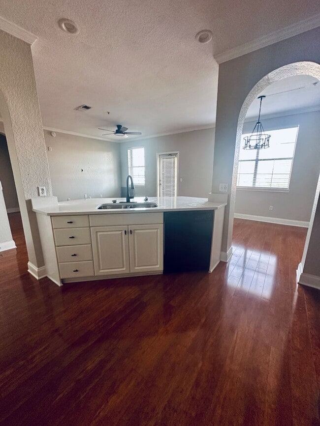 Building Photo - Elegant 1Brm 1Ba wood floors, quartz counters and more!