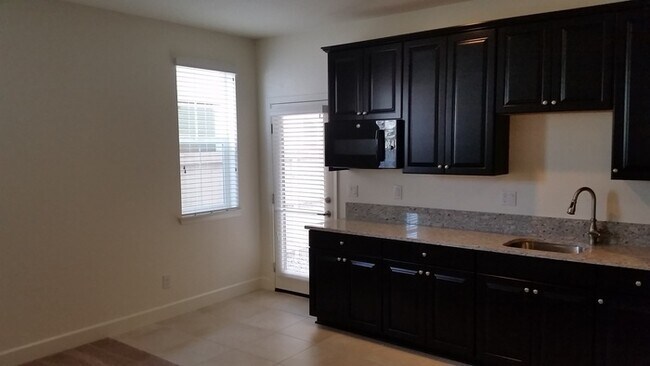Building Photo - LENNAR HOME! WITH IN LAW QUARTERS!