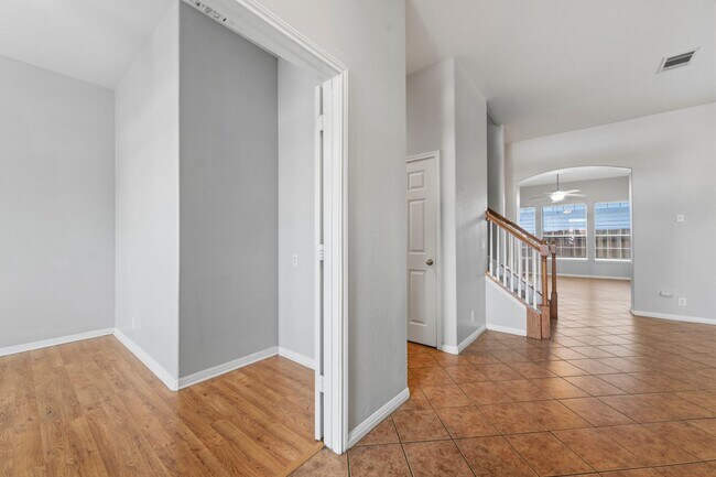 Building Photo - 5102 Caswell Ave