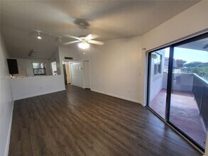 Building Photo - 9921 Nob Hill Ln