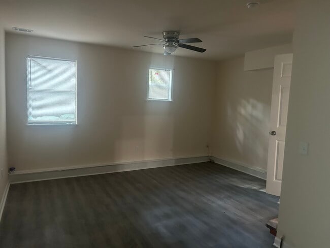 Foto del edificio - 4978 Ivylog Ct