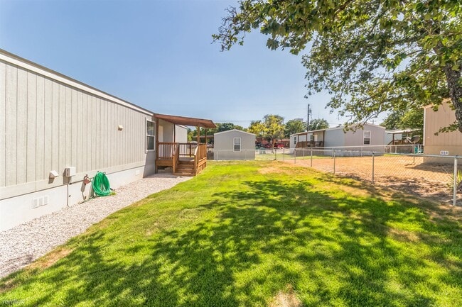 Building Photo - 3 br, 2 bath Mobile Home - 108 East Castle...