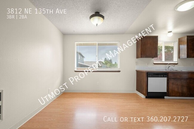 Building Photo - 3812 NE 135th Ave