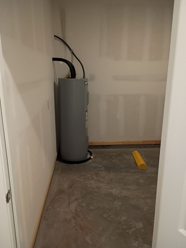 Building Photo - Newly Built 3BR/3BA Home in West Ortega Landing