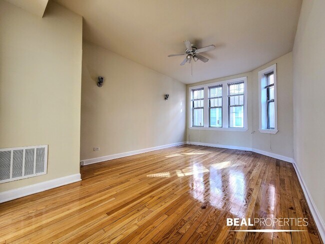 Foto del edificio - 560 W Aldine Ave