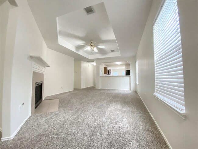 Building Photo - 8803 Danbury Hollow Ln