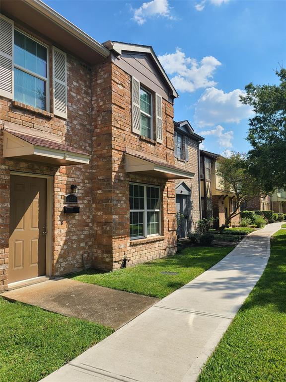 Building Photo - 1058 Willow Oaks Cir