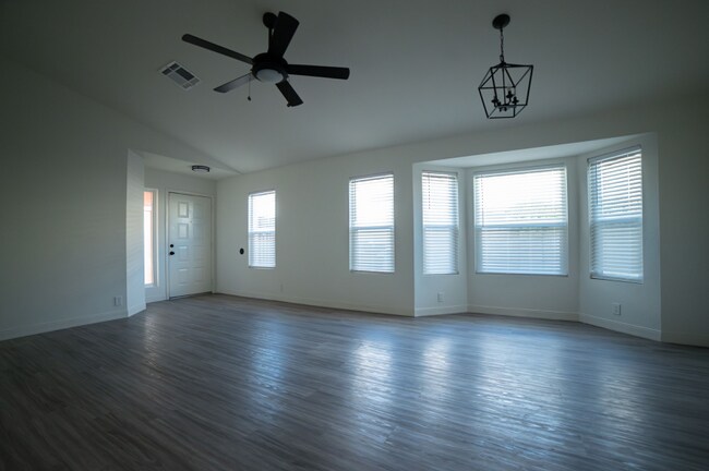 Foto del edificio - 3931 W Whispering Wind Dr