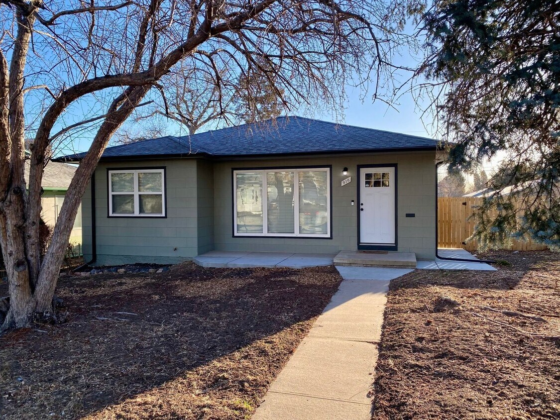 Primary Photo - 2 Bedroom Single Family Home in Denver