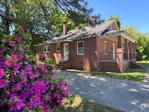 Building Photo - 1305 Birch St