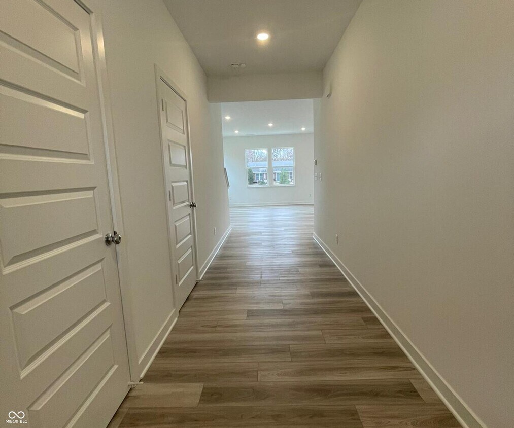Foto principal - 6852 Orchard Run Cir