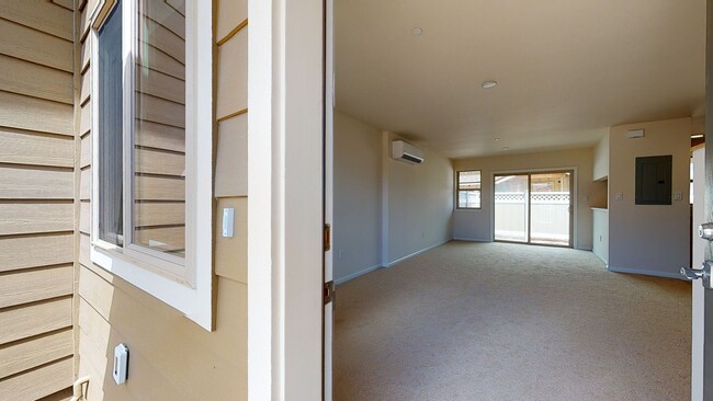 Building Photo - Kahoma Village Condo 2 Bed /2.5 Bath, Full...