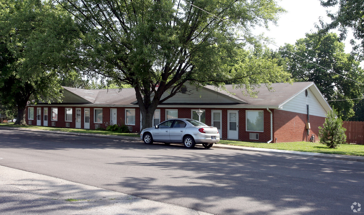 Primary Photo - Skyview Apartments