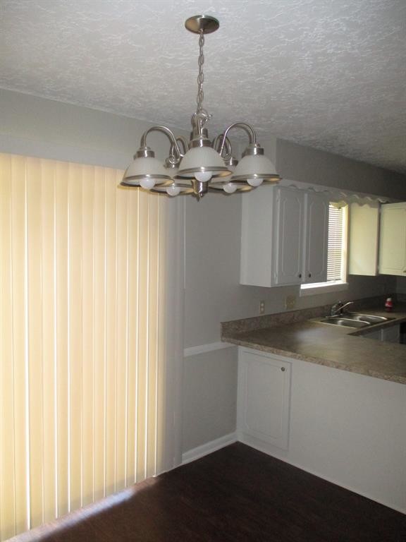 Building Photo - 22815 Canyon Lake Dr